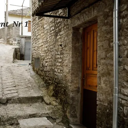 Emblematic House 1 Konukevi Gjirokastër