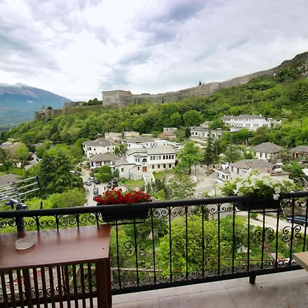 Emblematic House 1 Gasthof Gjirokastër