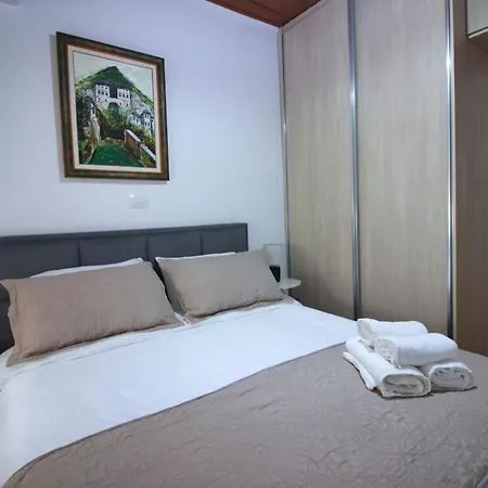 Guest house Emblematic House 1